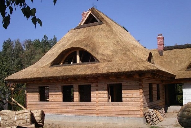 Dachy z naturalnym pokryciem dach-kryty-strzecha