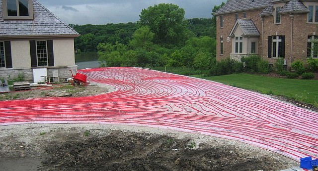 Podgrzewany podjazd przed domem podgrzewany-podjazd-garazu